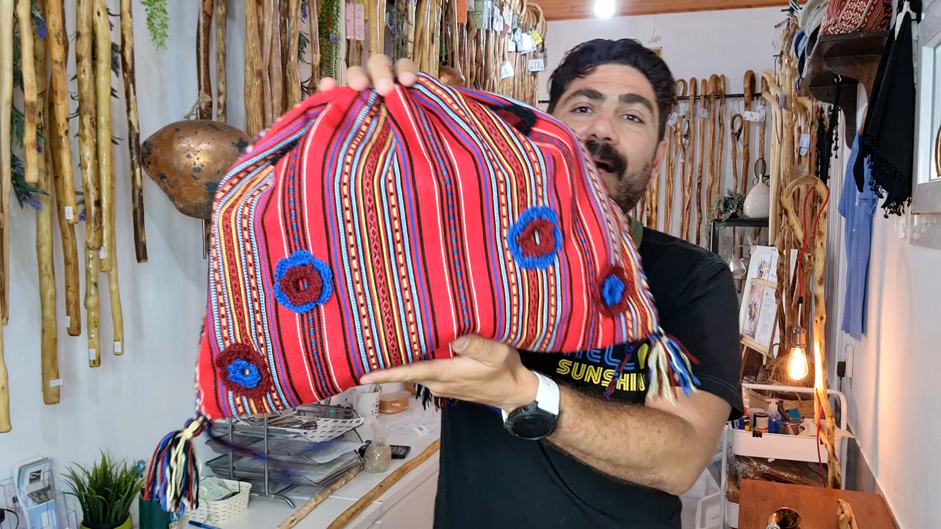 Αυθεντική Χειροποίητη Κρητική βούργια – Παραδοσιακή υφαντή τσάντα πλάτης