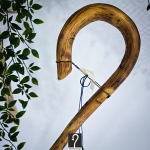 Κρητική κατσούνα ανθεκτική για κάθε χρήση. Από ξύλο Δρυς και ύψος 1,28 μ | ΚΩΔ 111125-ΤΖ35