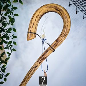 Εντυπωσιακή Κρητική Κατσουνα με άγρια υφή και γύρισμα. Από ξύλο Δρυς και ύψος 1,28 μ | ΚΩΔ 151225-ΣΤ43