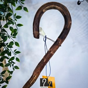 Special σκουρόχρωμη κι εντυπωσιακή Κρητική Κατσούνα Ιδανική για καθημερινή χρήση. Ξύλο Πρίνου και ύψος 1,23 μ | ΚΩΔ 151225-ΣΤ52