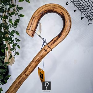 11 εκ περίμετρο Ανθεκτική κι Αυθεντική Στιβαρού Τύπου Κατσούνα για κάθε χρήση. Ξύλο Πρίνου, ύψος 1,35 μ | ΚΩΔ 060125-ΣΤ40