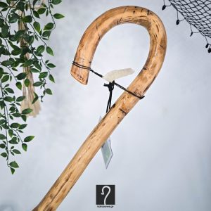 10,50 εκ περίμετρο. Αυθεντική Κρητική Κατσούνα από ξύλο Αστύρακα καυ ύψος 1,28μ.   | ΚΩΔ 060125-ΤΖ25