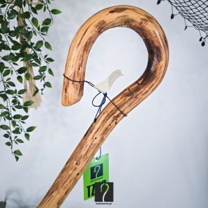 Ανθεκτική κι Αυθεντική Στιβαρού Τύπου Κατσούνα με μεγάλο ύψος. Ξύλο Πρίνου, ύψος 1,49 μ | ΚΩΔ 060125-ΤΖ53