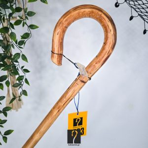 Κρητική Κατσούνα για καθημερινή χρήση και στήριξη. Από ξύλο Μπουρνελίδι και ύψος 1,30 μ  ΚΩΔ 060125-ΣΤ23