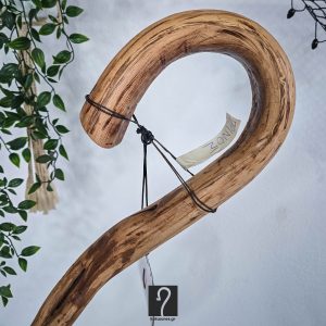 2 κιλά και 14 εκ περίμετρος! Τέτοια Special Κρητική Κατσούνα Οικογενειακό κειμήλιο, δεν έχεις ξανά δεί. Από ξύλο Πρίνου και ύψος 1,40 | ΚΩΔ 190126-ΣΤ39