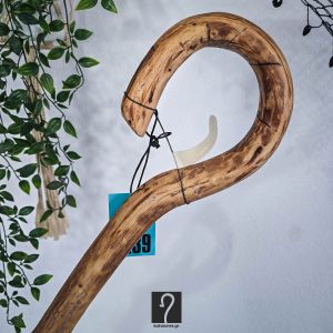 14 εκ περίμετρος! Special Κρητική Κατσούνα, το επόμενο οικογενειακό σας κειμήλιο. Από ξύλο Πρίνου και ύψος 1,48 | ΚΩΔ 190126-ΧΚ39