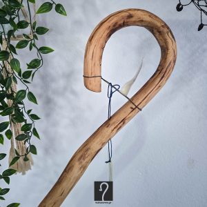 Special Κρητική Κατσούνα, το επόμενο οικογενειακό σας κειμήλιο. Από ξύλο Πρίνου και ύψος 1,30 | ΚΩΔ 190126-ΜΣ26