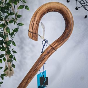 Κρητική Στιβαρού Τύπου Κατσούνα με μεγάλο ύψος. Από ξύλο Πρίνου, ύψος 1,43 μ | ΚΩΔ 1901256-ΧΚ35