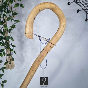 Vintage Κρητική Κατσούνα ιδανική για καθημερινή χρήση και στήριξη. Ξύλο Μαυρομουρνιά και ύψος 1,33 μ | ΚΩΔ 190126-ΣΤ35