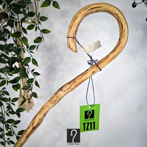 Vintage Κρητική Κατσούνα με άγρια υφή ιδανική για καθημερινή χρήση και στήριξη . Από ξύλο Σκίνου 1,25 μ | ΚΩΔ 300126-ΤΖ11