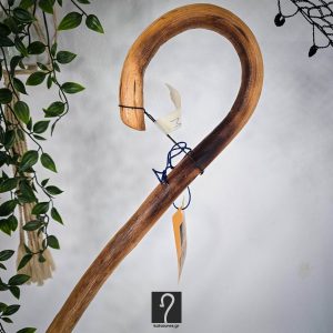 Κρητική Κατσούνα Ιδανική για καθημερινή χρήση και στήριξη, από ξύλο Πρίνου και ύψος 1,12 μ | ΚΩΔ 300126-ΣΤ50