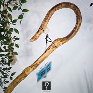 Vintage Kρητική Kατσούνα από ξύλο Ροδιάς με άγρια υφή, ιδανική για καθημερινή χρήση και πεζοπορία. Ύψος 1,40 μ | ΚΩΔ 030426-ΧΚ11