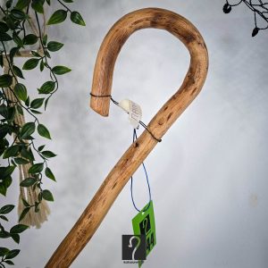 Special Κρητική Στιβαρού Τύπου Κατσούνα με μεγάλο ύψος. Από ξύλο Πρίνου, ύψος 1,50 μ | ΚΩΔ 030226-ΤΖ44