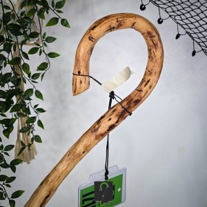 Κρητική Στιβαρού Τύπου Κατσούνα ανθεκτική για κάθε χρήση. Εντυπωσιακή, από ξύλο Πρίνου, ύψος 1,36 μ | ΚΩΔ 060226-ΤΖ16