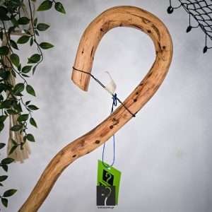 Ανθεκτική κι Αυθεντική Κρητική Κατσούνα για κάθε είδους χρήση. Ξύλο Πρίνου, ύψος 1,34 μ | ΚΩΔ 060226-ΤΖ23