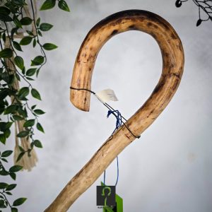 Vintage Εντυπωσιακή κρητική κατσούνα. Από ξύλο Σκίνου και ύψος 1,17 μ | ΚΩΔ 060226-ΤΖ33