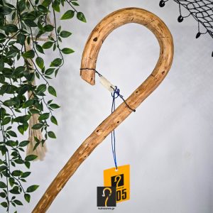 Ιδανική για καθημερινή χρήση και στήριξη Κρητική Κατσούνα από ξύλο Πρίνου και ύψος 1,28 μ | ΚΩΔ 140226-ΣΤ05