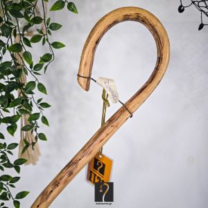 Κρητική Κατσούνα Ιδανική για καθημερινή και κάθε είδους χρήση. Ξύλο Πρίνου και ύψος 1,31 μ | ΚΩΔ 210226-ΣΤ21