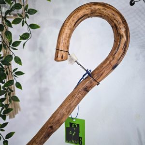 Special Κρητική Κατσούνα ανθεκτική για πεζοπορία και κάθε είδους χρήση. Ξύλο Πρίνου και ύψος 1,06 μ | ΚΩΔ: 030426-ΤΖ36