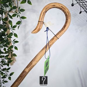 Special Κρητική Κατσούνα με διπλό αντίθετο γύρισμα. Ιδανική για πεζοπορία και κάθε είδους χρήση. Ξύλο Πρίνου και ύψος 1,39 μ | ΚΩΔ: 030426-ΤΖ10