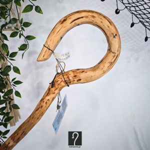 Vintage Κρητική Κατσούνα για καθημερινή χρήση και στήριξη. Από ξύλο Μπουρνελίδι και ύψος 1,30 μ  ΚΩΔ 070426-ΧΚ06