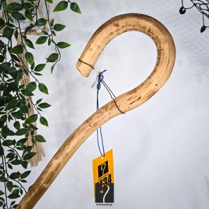 Vintage Κρητική Κατσούνα ιδανική για καθημερινή χρήση και στήριξη. Ξύλο Μαυρομουρνιά και ύψος 1,10 μ | ΚΩΔ 070426-ΣΤ34