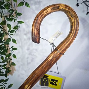 Σκουρόχρωμη Αυθεντική κι εντυπωσιακή Κρητική Κατσούνα από ξύλο Αστύρακα 1,30 μ | ΚΩΔ 020526-ΜΣ21