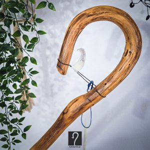 Στιβαρού Τύπου Κρητική Κατσούνα ανθεκτική για κάθε χρήση. Εντυπωσιακή, από ξύλο Πρίνου, ύψος 1,34 μ | ΚΩΔ 030526-ΜΣ14