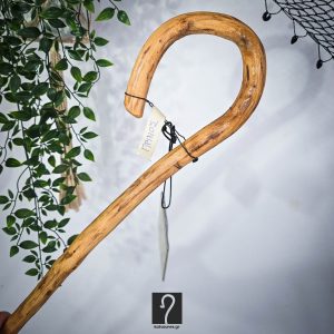 Κρητική Κατσούνα ιδανική για καθημερινή χρήση και πεζοπορία. Ξύλο Πρίνου και ύψος 1,17 μ | ΚΩΔ: 040526-ΜΣ47