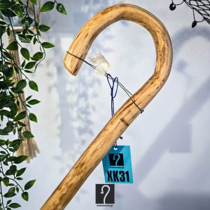 Vintage Κατσούνα για καθημερινή χρήση και στήριξη με μεαγάλο άνοιγμα. Από ξύλο φουντουκιάς και ύψος 1,10 μ | ΚΩΔ: 050626-ΧΚ31