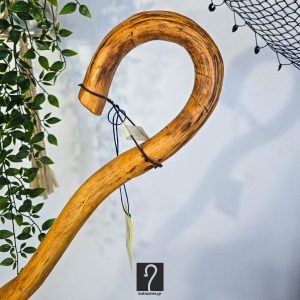 Στιβαρού Τύπου Κρητική Κατσούνα ανθεκτική για κάθε χρήση. Εντυπωσιακή, από ξύλο Πρίνου, ύψος 1,30 μ | ΚΩΔ 290626-ΜΣ40