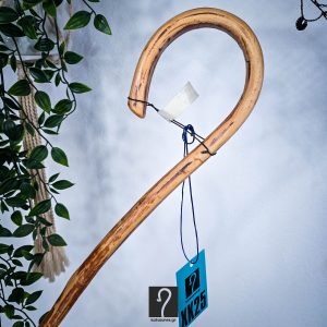Κρητική Κατσούνα για καθημερινή χρήση και στήριξη. Από ξύλο Μπουρνελίδι και ύψος 1,24 μ  ΚΩΔ 240826-ΧΚ25